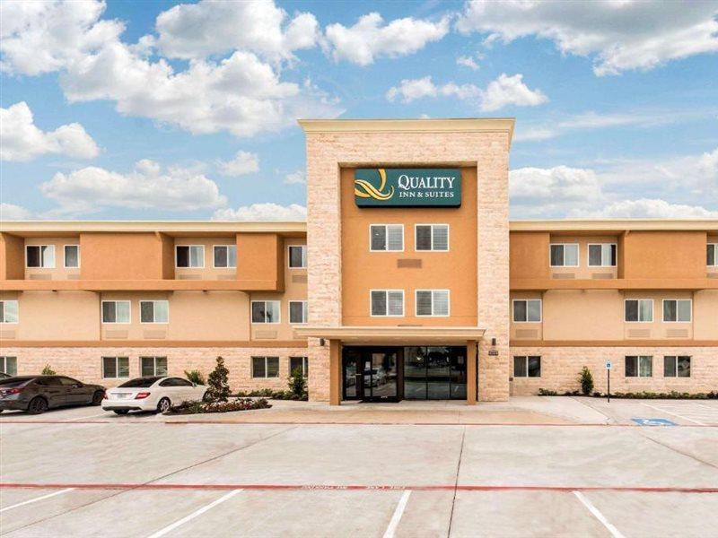 Quality Inn & Suites Plano East - Richardson Exterior photo