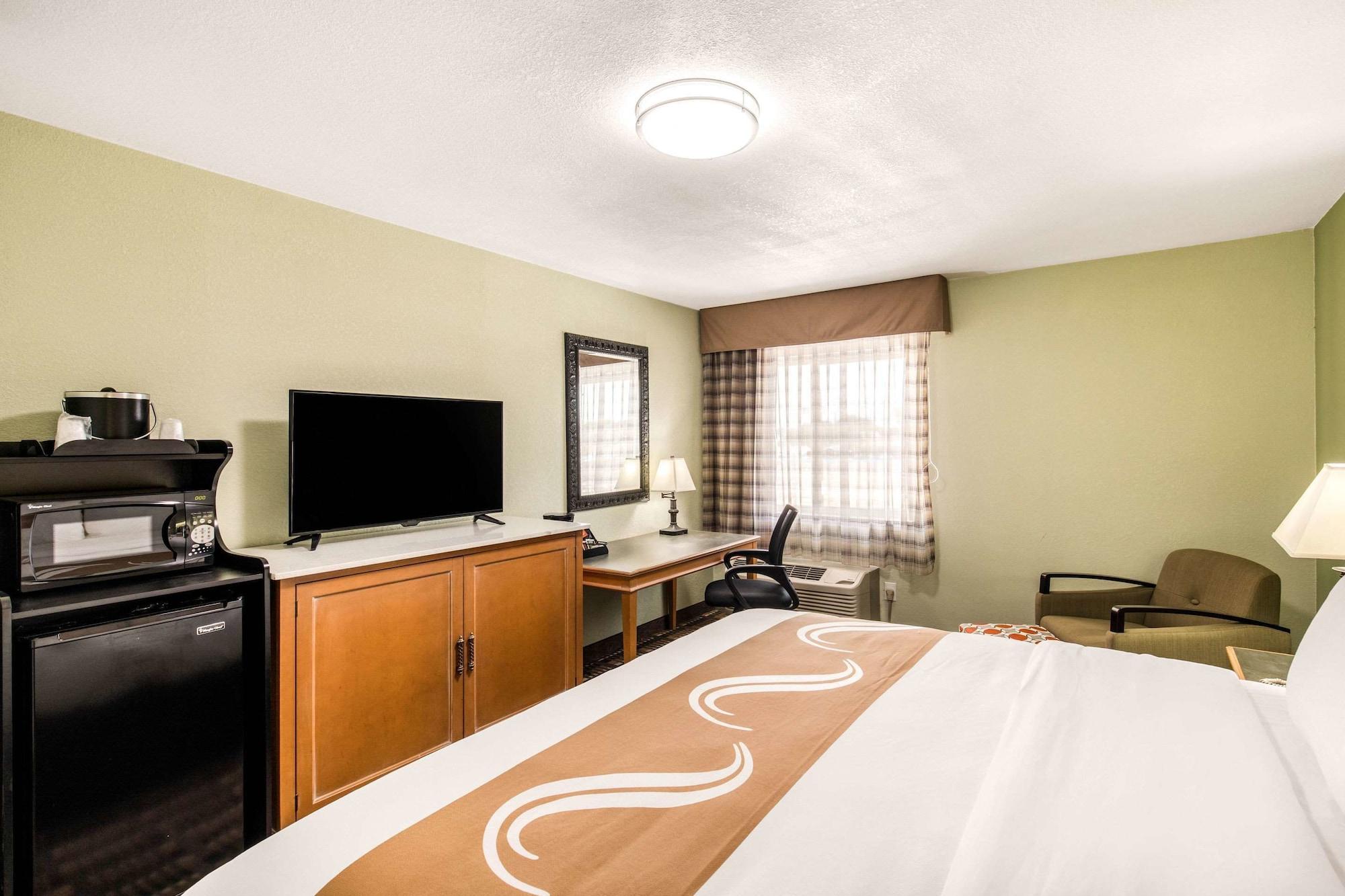 Quality Inn & Suites Plano East - Richardson Exterior photo