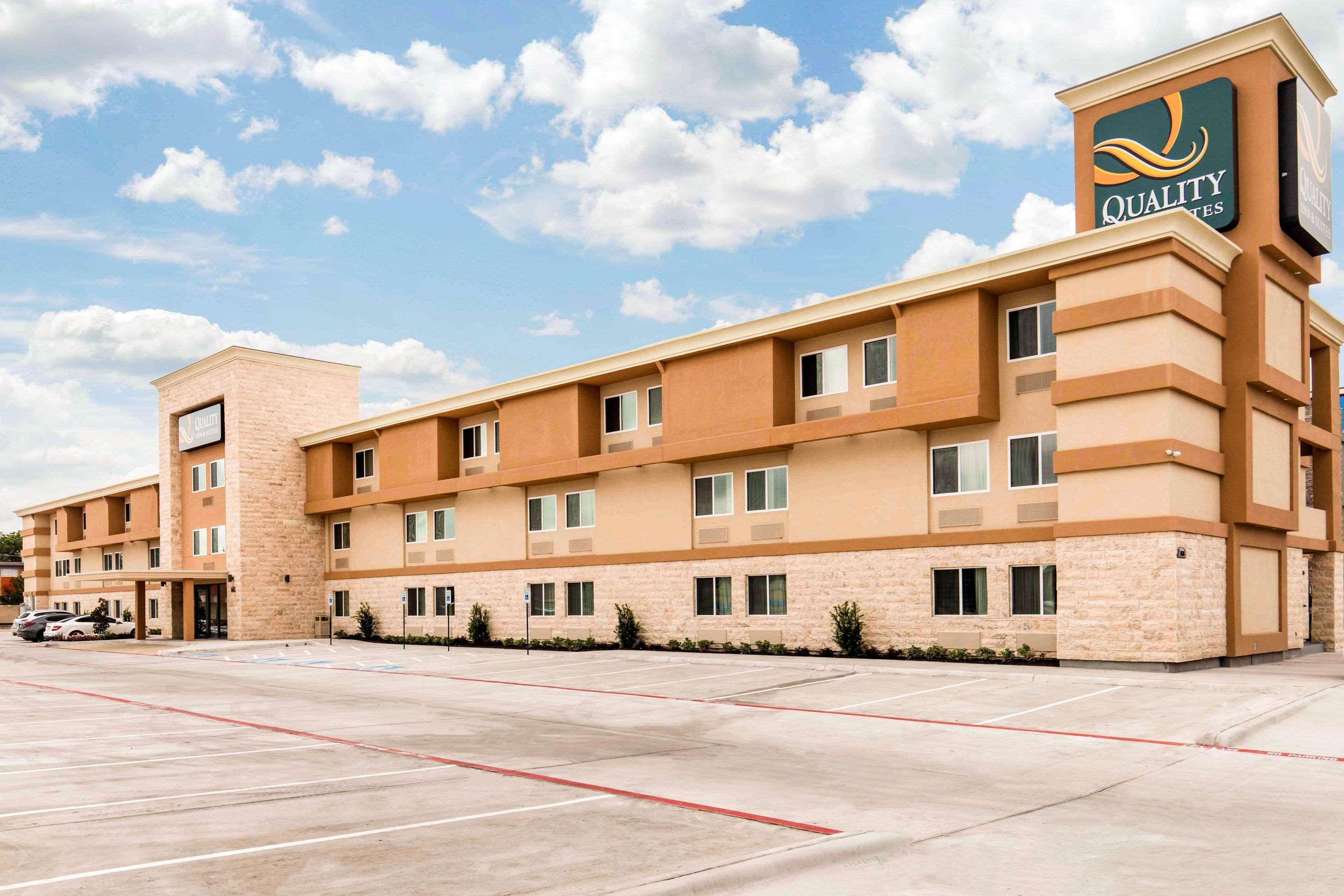 Quality Inn & Suites Plano East - Richardson Exterior photo